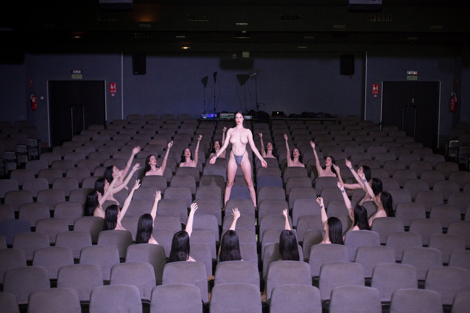 geile frau strippt sex in ulm #mariaforque #performanceartist #artist #nudist #NY #noporn