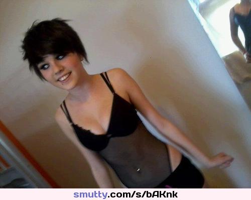 amateur webcam brunette masturbating and squirting
