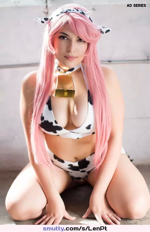 kamasutra boutique galerie de la capitale #MariaRamos #cosplay #costume #sexycosplay #sexycostume  #hucow #cow #pinkhair