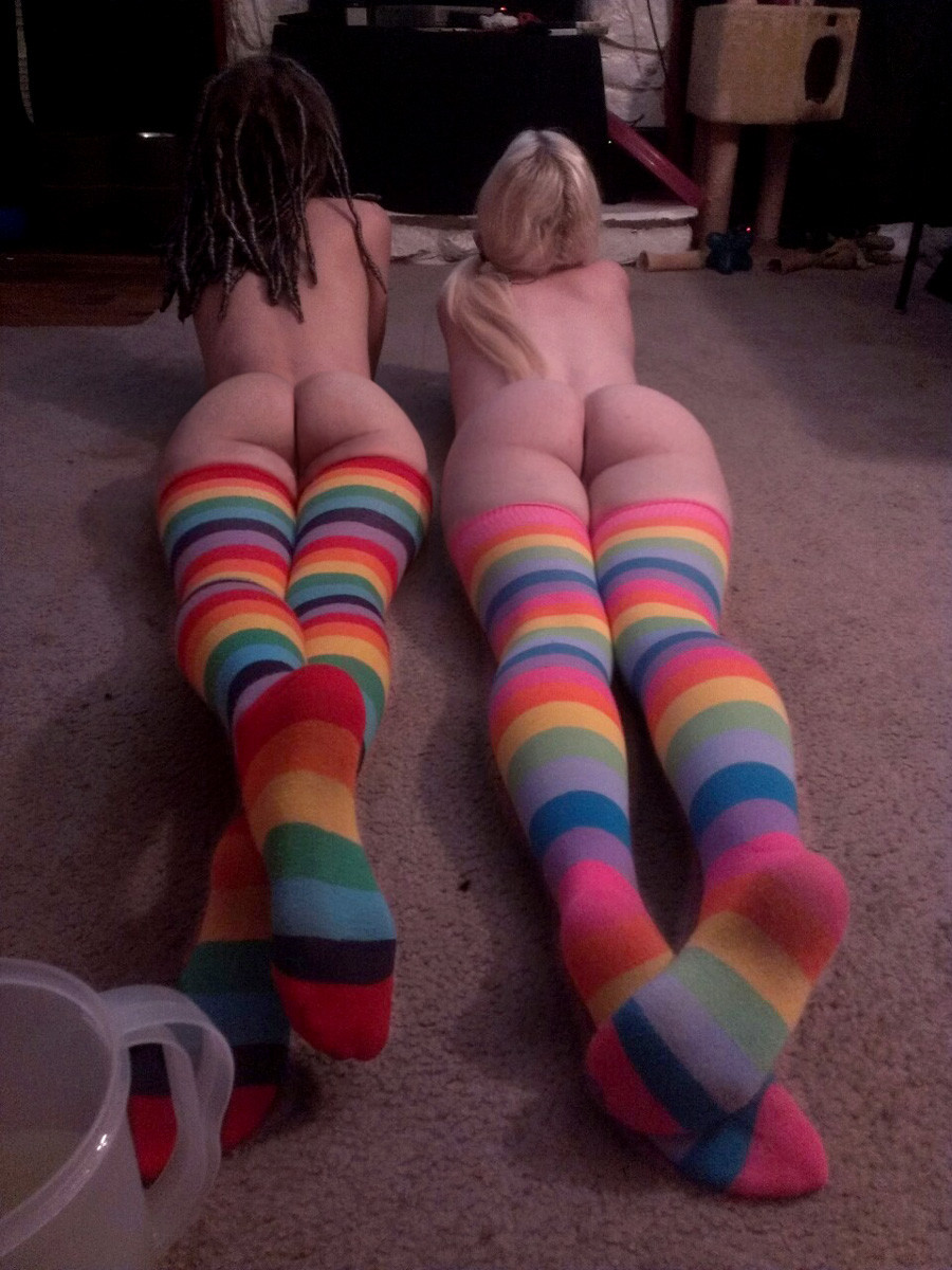 videos of girls kissing each other #butts #assess #tastetherainbow #thighhighsocks #stripedsocks #choices #cutebutts