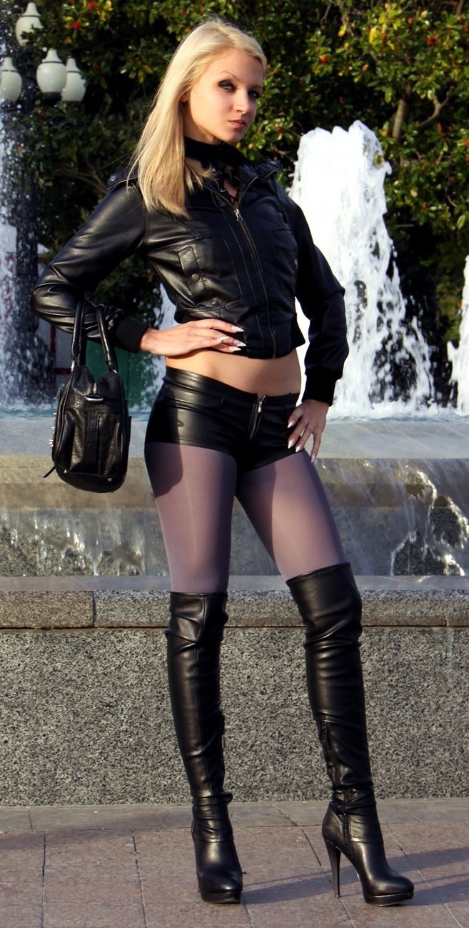 Fashion Fetishwear Leather Leatherjacket Hotpants Overknees Overkneeboots Highheels Dressedforattention Blonde Provocative Sexy